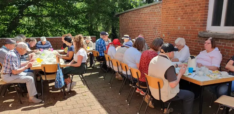 Picknick und Spaß im Schloss Henneckenrode – Bild 2