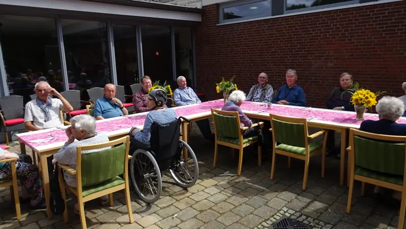 Zum Grillen kam die Sonne – Bild 3