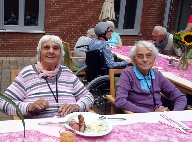 Zum Grillen kam die Sonne – Bild 7